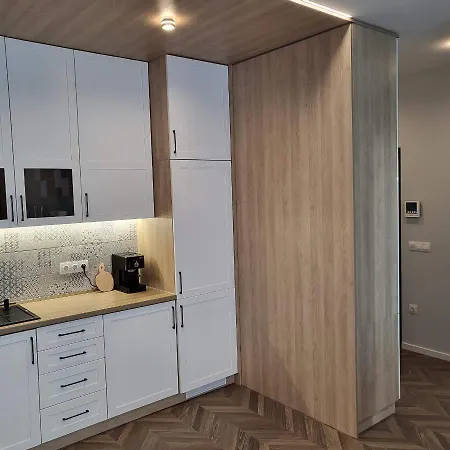 Apartmán New Luxury Next To Subway With Garage *
