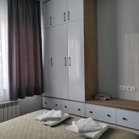 New Luxury Next To Subway With Garage Apartmán *