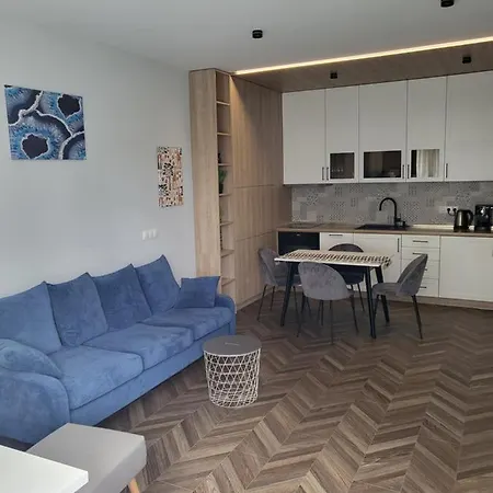 New Luxury Next To Subway With Garage דירה סופיה