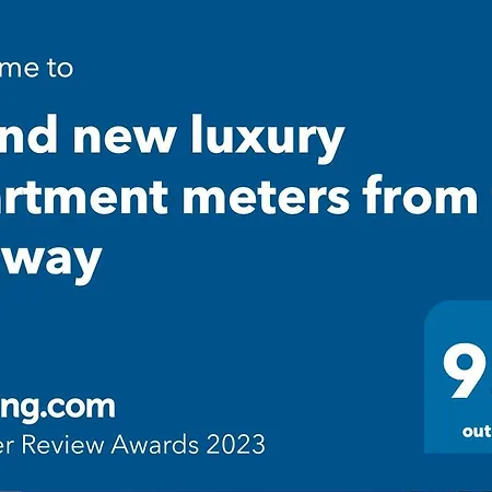 New Luxury Next To Subway With Garage דירה *