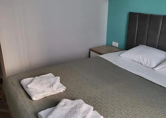 New Luxury Next To Subway With Garage Appartamento Sofia