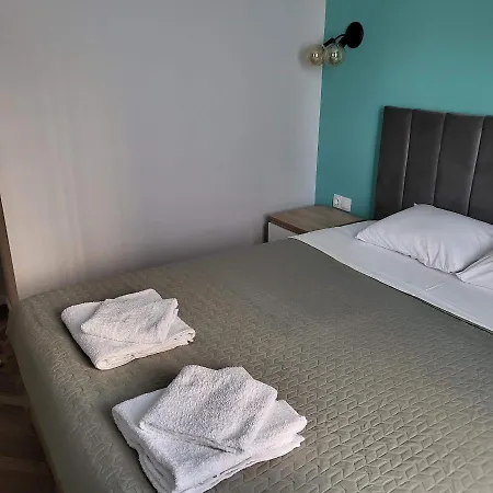 New Luxury Next To Subway With Garage Апартамент София