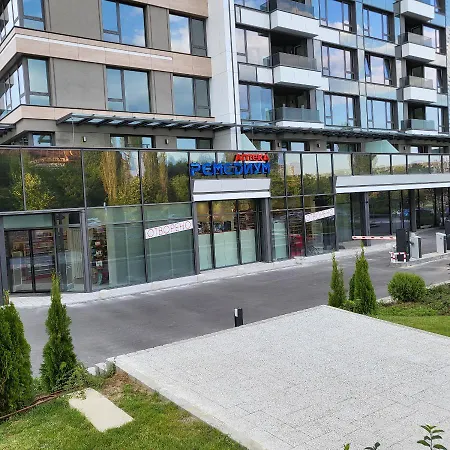 New Luxury Next To Subway With Garage София