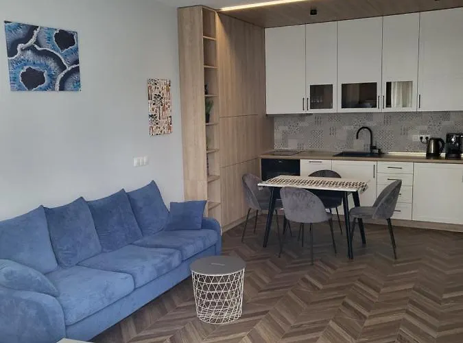 New Luxury Next To Subway With Garage Апартамент София