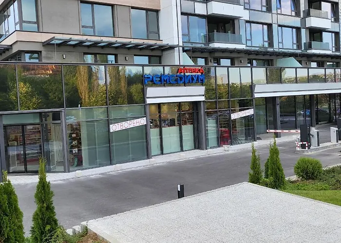 New Luxury Next To Subway With Garage София