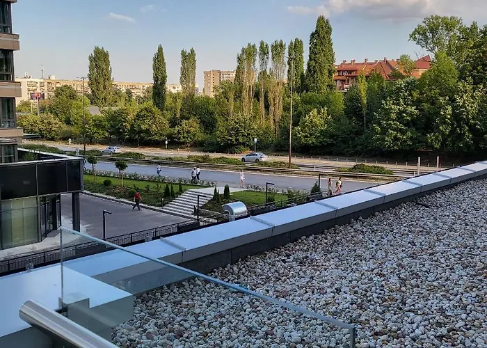 New Luxury Next To Subway With Garage Апартамент *